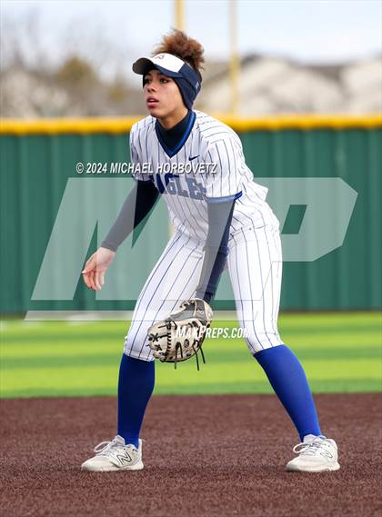 Thumbnail 2 in Allen vs. Keller (Forney Tournament) photogallery.