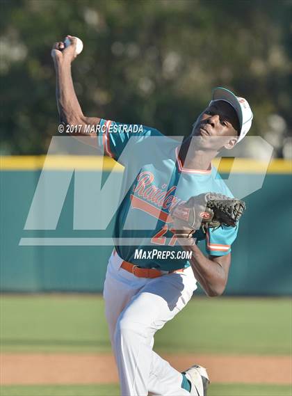 Thumbnail 1 in Plant City @ Carrollwood Day photogallery.