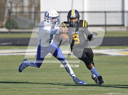 Thumbnail 1 in De La Salle @ St. Laurence (Chicago Catholic League Prep Bowl Playoff Semifinal) photogallery.