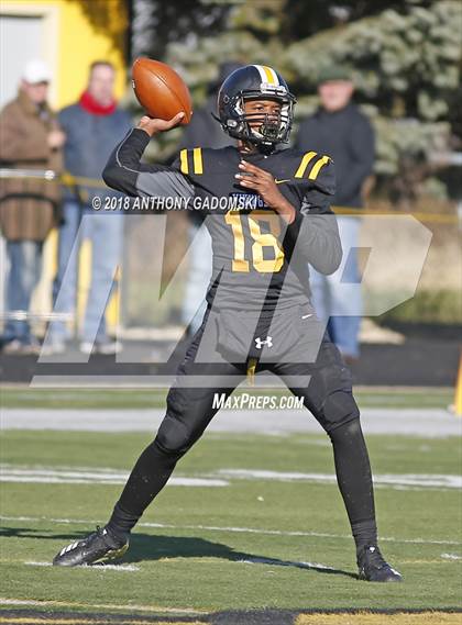 Thumbnail 1 in De La Salle @ St. Laurence (Chicago Catholic League Prep Bowl Playoff Semifinal) photogallery.