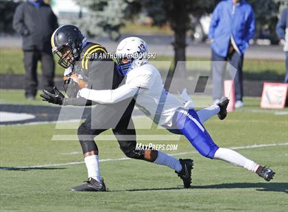 Thumbnail 3 in De La Salle @ St. Laurence (Chicago Catholic League Prep Bowl Playoff Semifinal) photogallery.
