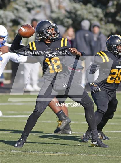 Thumbnail 1 in De La Salle @ St. Laurence (Chicago Catholic League Prep Bowl Playoff Semifinal) photogallery.