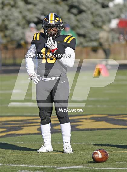 Thumbnail 1 in De La Salle @ St. Laurence (Chicago Catholic League Prep Bowl Playoff Semifinal) photogallery.