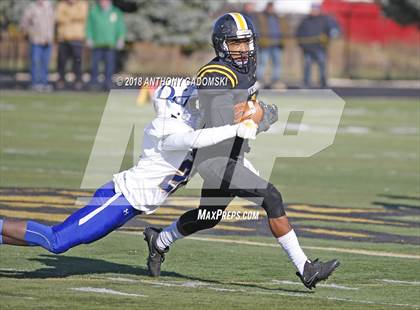 Thumbnail 2 in De La Salle @ St. Laurence (Chicago Catholic League Prep Bowl Playoff Semifinal) photogallery.