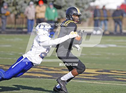 Thumbnail 1 in De La Salle @ St. Laurence (Chicago Catholic League Prep Bowl Playoff Semifinal) photogallery.