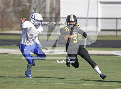 Thumbnail 3 in De La Salle @ St. Laurence (Chicago Catholic League Prep Bowl Playoff Semifinal) photogallery.