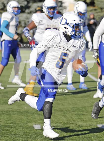 Thumbnail 2 in De La Salle @ St. Laurence (Chicago Catholic League Prep Bowl Playoff Semifinal) photogallery.