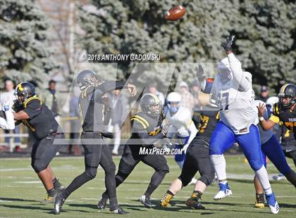 Thumbnail 2 in De La Salle @ St. Laurence (Chicago Catholic League Prep Bowl Playoff Semifinal) photogallery.