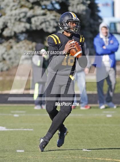 Thumbnail 2 in De La Salle @ St. Laurence (Chicago Catholic League Prep Bowl Playoff Semifinal) photogallery.