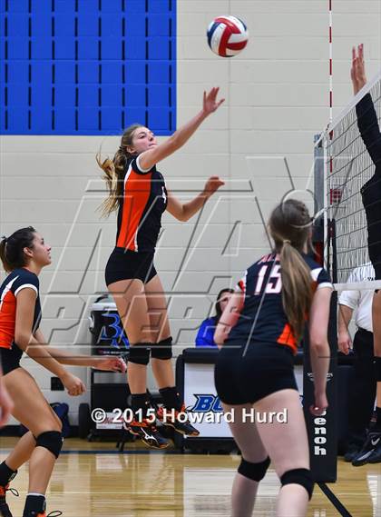 Thumbnail 2 in Aledo vs Fossil Ridge (Northwest ISD Classic) photogallery.