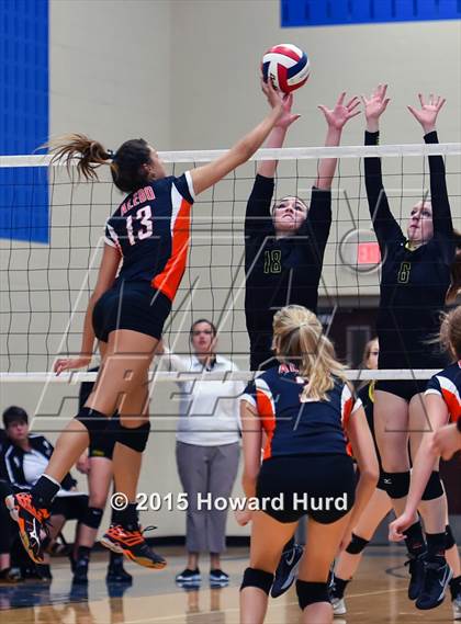 Thumbnail 1 in Aledo vs Fossil Ridge (Northwest ISD Classic) photogallery.