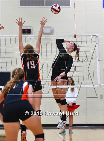 Thumbnail 2 in Aledo vs Fossil Ridge (Northwest ISD Classic) photogallery.