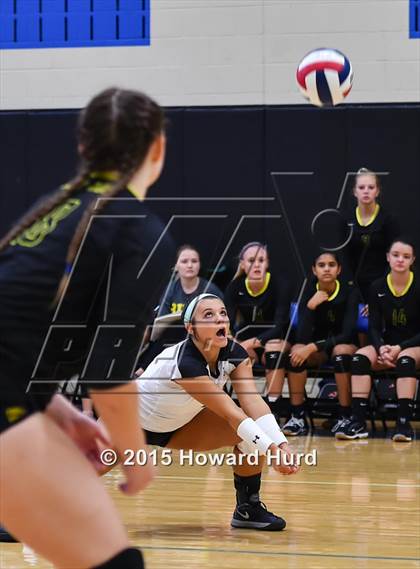 Thumbnail 2 in Aledo vs Fossil Ridge (Northwest ISD Classic) photogallery.