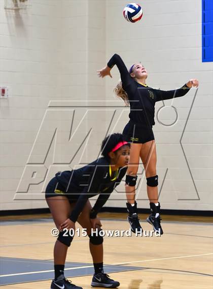 Thumbnail 3 in Aledo vs Fossil Ridge (Northwest ISD Classic) photogallery.