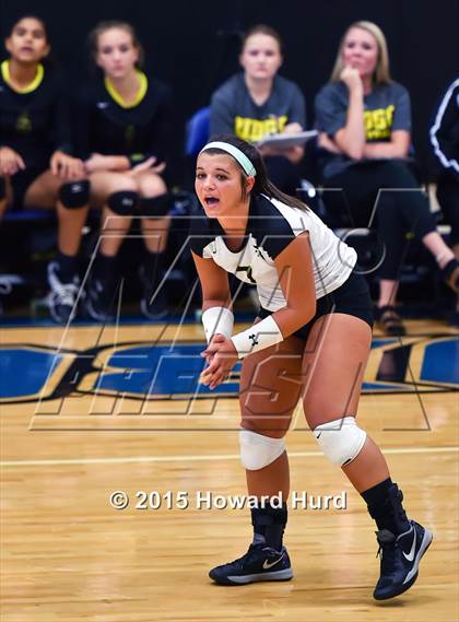 Thumbnail 3 in Aledo vs Fossil Ridge (Northwest ISD Classic) photogallery.
