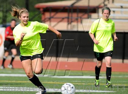 Thumbnail 2 in Fossil Ridge vs. Mountain Vista (CHSAA 5A Semifinals) photogallery.