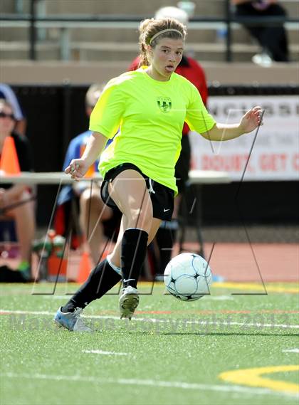 Thumbnail 1 in Fossil Ridge vs. Mountain Vista (CHSAA 5A Semifinals) photogallery.