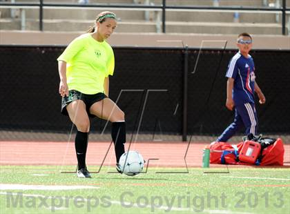 Thumbnail 2 in Fossil Ridge vs. Mountain Vista (CHSAA 5A Semifinals) photogallery.