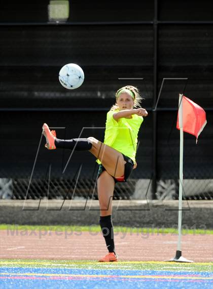 Thumbnail 2 in Fossil Ridge vs. Mountain Vista (CHSAA 5A Semifinals) photogallery.