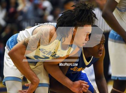 Thumbnail 2 in Jemison vs. Lee photogallery.