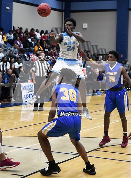 Thumbnail 2 in Jemison vs. Lee photogallery.