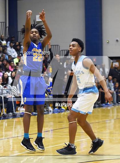 Thumbnail 3 in Jemison vs. Lee photogallery.