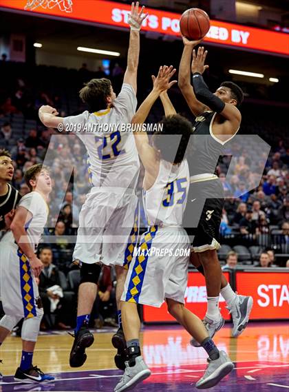 Thumbnail 3 in Mt. Shasta vs. Foothill (CIF State D5 Final) photogallery.