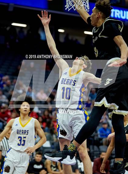 Thumbnail 3 in Mt. Shasta vs. Foothill (CIF State D5 Final) photogallery.