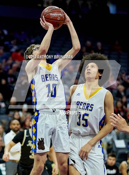 Thumbnail 1 in Mt. Shasta vs. Foothill (CIF State D5 Final) photogallery.