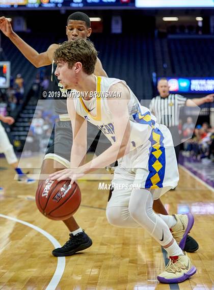 Thumbnail 2 in Mt. Shasta vs. Foothill (CIF State D5 Final) photogallery.