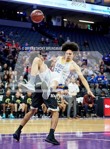 Thumbnail 2 in Mt. Shasta vs. Foothill (CIF State D5 Final) photogallery.