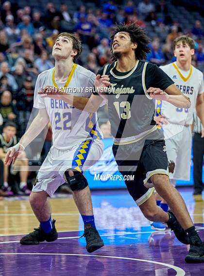 Thumbnail 2 in Mt. Shasta vs. Foothill (CIF State D5 Final) photogallery.