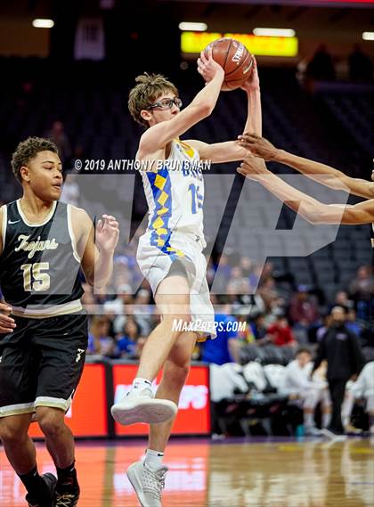 Thumbnail 2 in Mt. Shasta vs. Foothill (CIF State D5 Final) photogallery.