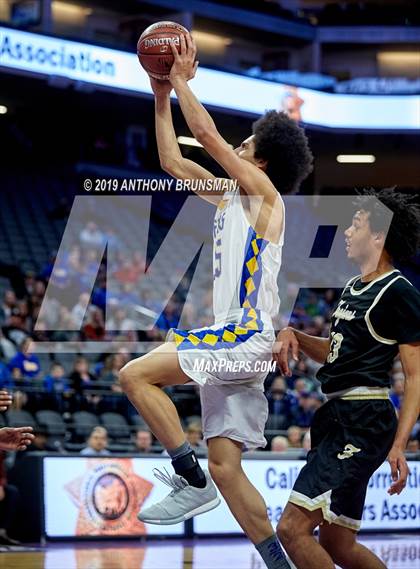 Thumbnail 1 in Mt. Shasta vs. Foothill (CIF State D5 Final) photogallery.