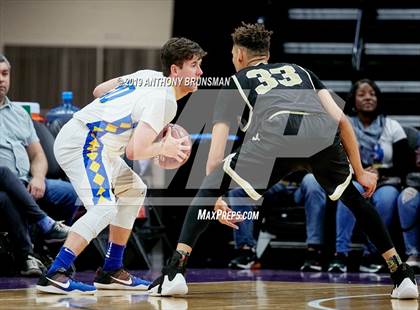 Thumbnail 1 in Mt. Shasta vs. Foothill (CIF State D5 Final) photogallery.