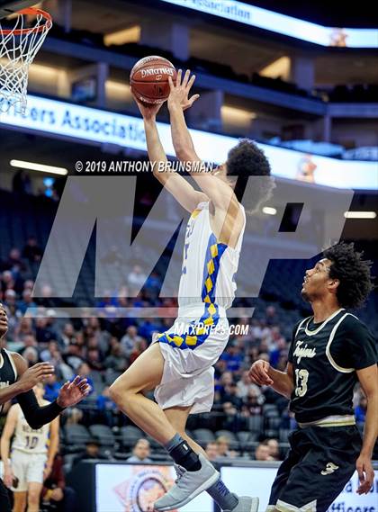 Thumbnail 2 in Mt. Shasta vs. Foothill (CIF State D5 Final) photogallery.