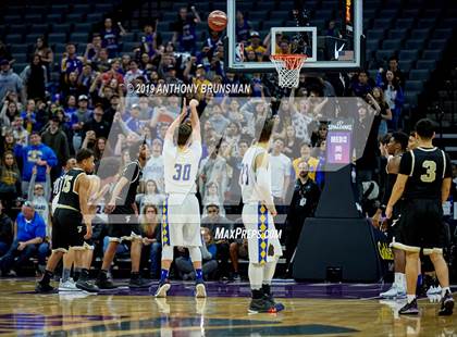 Thumbnail 3 in Mt. Shasta vs. Foothill (CIF State D5 Final) photogallery.