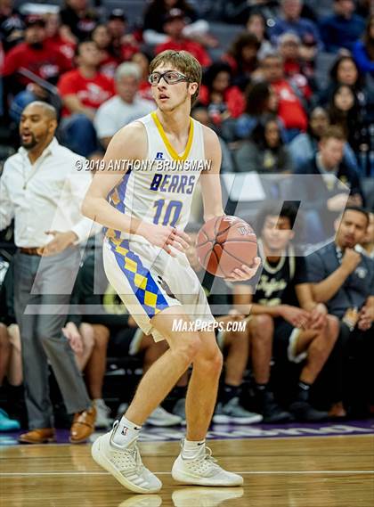 Thumbnail 1 in Mt. Shasta vs. Foothill (CIF State D5 Final) photogallery.