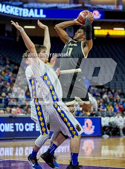 Thumbnail 2 in Mt. Shasta vs. Foothill (CIF State D5 Final) photogallery.