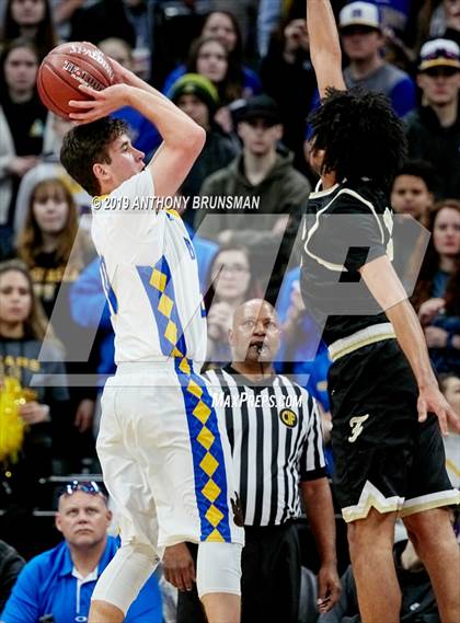 Thumbnail 1 in Mt. Shasta vs. Foothill (CIF State D5 Final) photogallery.