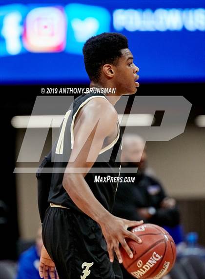 Thumbnail 1 in Mt. Shasta vs. Foothill (CIF State D5 Final) photogallery.