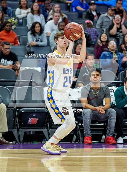 Thumbnail 2 in Mt. Shasta vs. Foothill (CIF State D5 Final) photogallery.