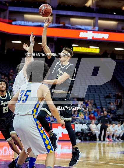 Thumbnail 1 in Mt. Shasta vs. Foothill (CIF State D5 Final) photogallery.