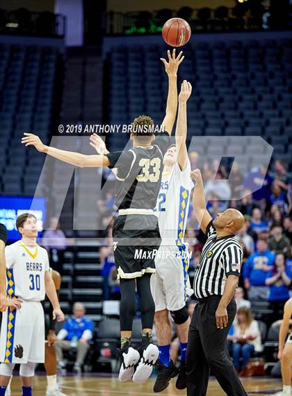 Thumbnail 1 in Mt. Shasta vs. Foothill (CIF State D5 Final) photogallery.