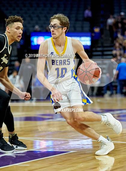 Thumbnail 1 in Mt. Shasta vs. Foothill (CIF State D5 Final) photogallery.