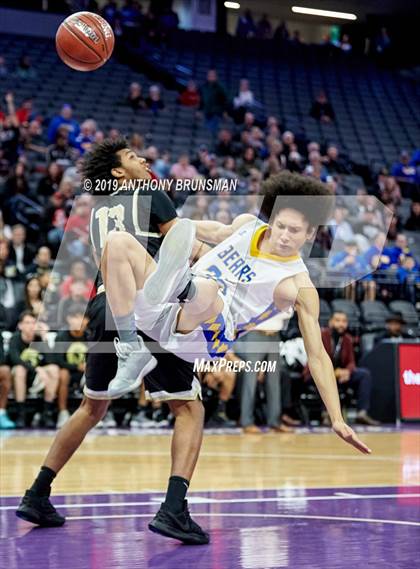 Thumbnail 3 in Mt. Shasta vs. Foothill (CIF State D5 Final) photogallery.