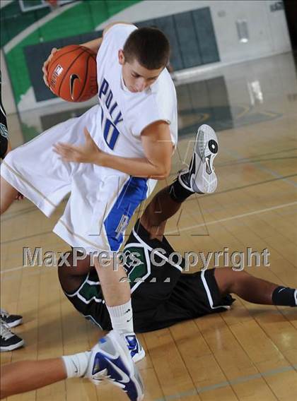 Thumbnail 1 in Burroughs vs. Poly (Canyon Classic) photogallery.
