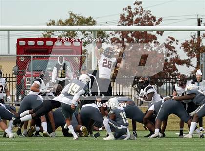 Thumbnail 2 in South Oak Cliff vs. Aledo (Round 3 Regional Semifinal) photogallery.