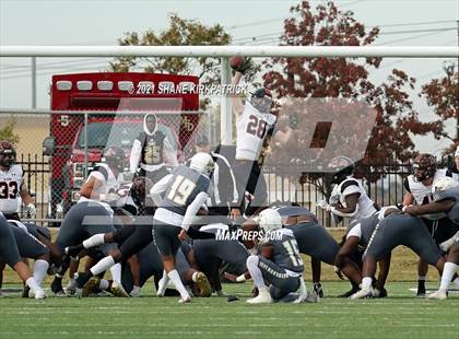 Thumbnail 3 in South Oak Cliff vs. Aledo (Round 3 Regional Semifinal) photogallery.