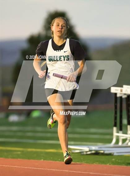 Thumbnail 2 in Fernley Invitational (4X400M Relay) photogallery.